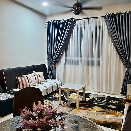 Leezahomestay Байан-Лепас Экстерьер фото